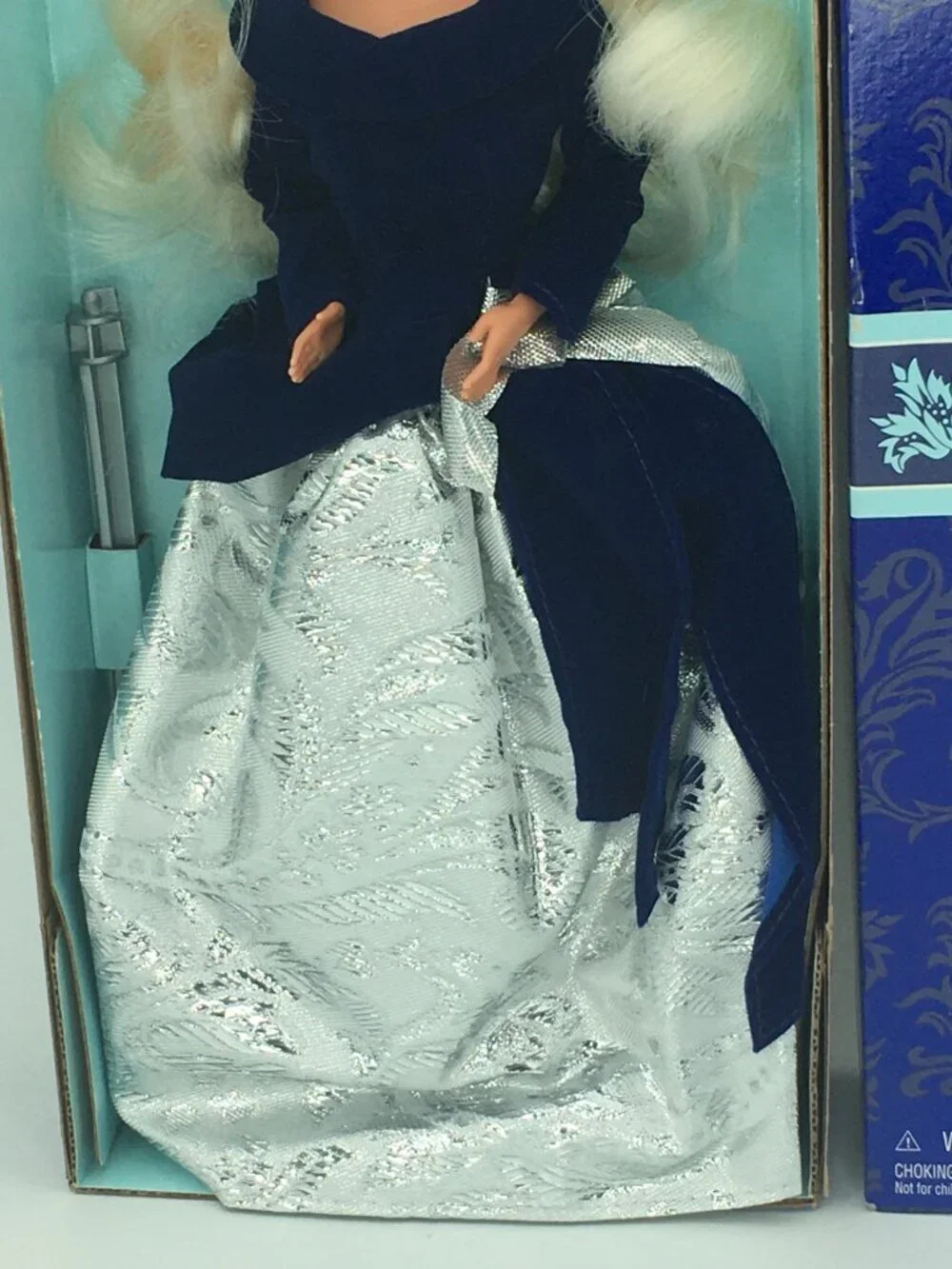 1995 Avon Winter Velvet Barbie Doll Special Edition 1st in Series #15571 NRFB